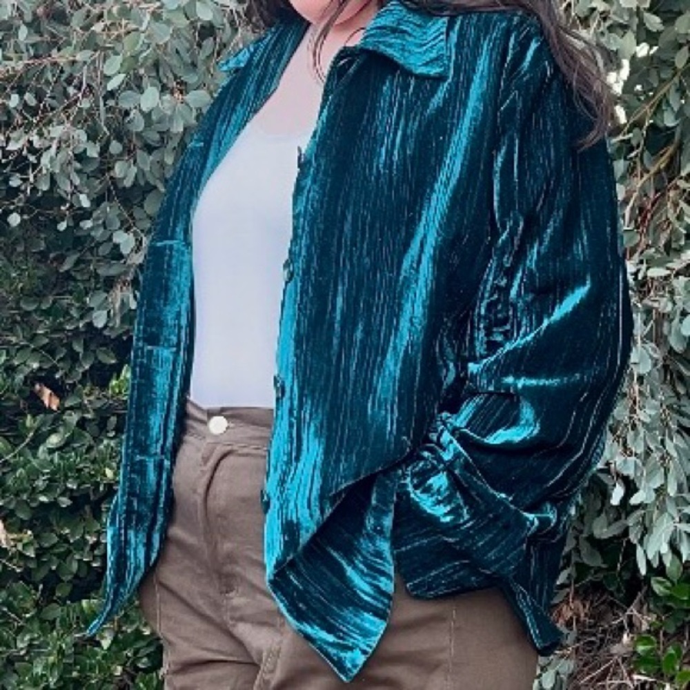 Sarah Bentley Size XL Cyan Velvet Button Up Shirt. 
Blue, Green, Cyan, Oversized